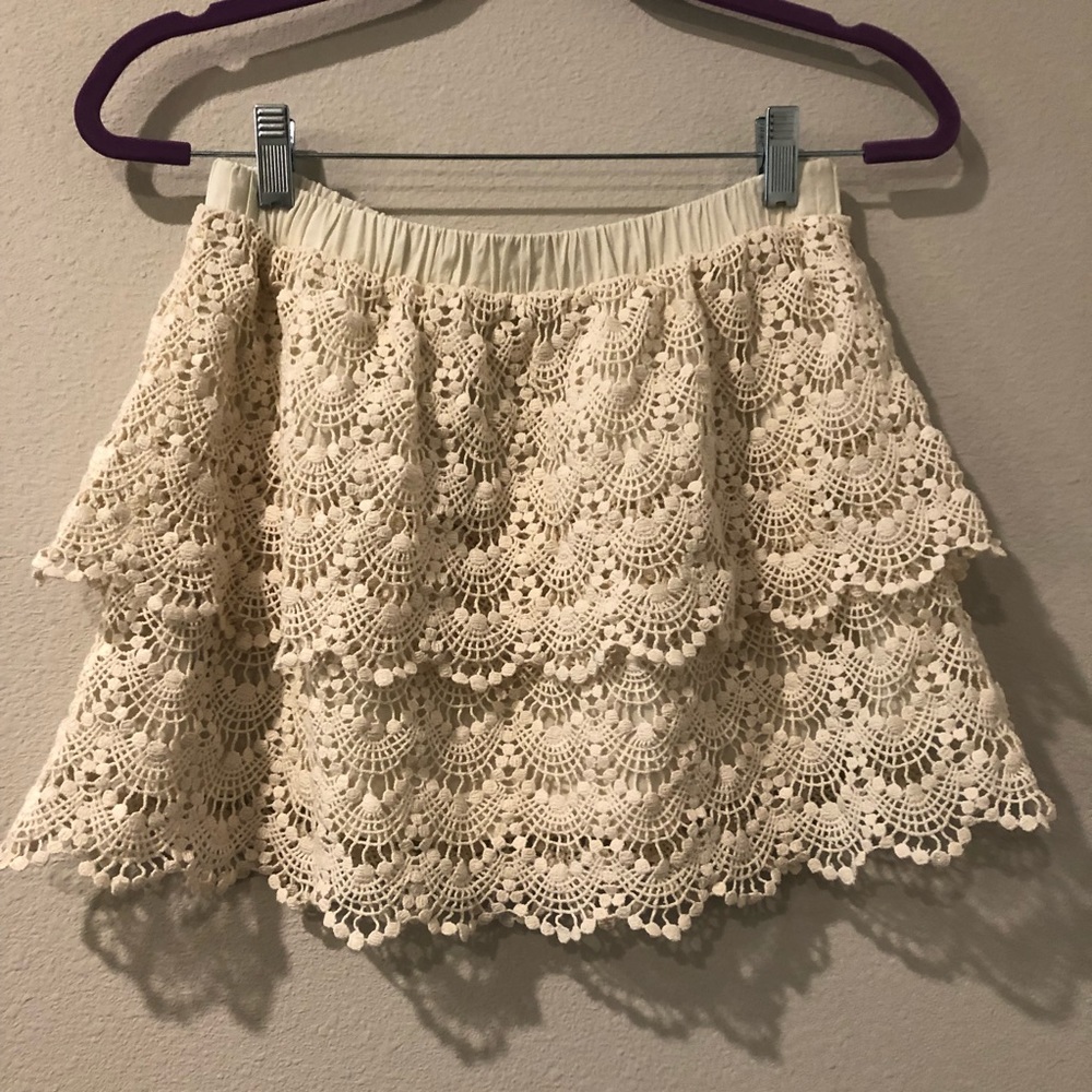 Massimo Dutti Cream Lace Skirt